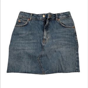 Topshop denim skirt. NWT
